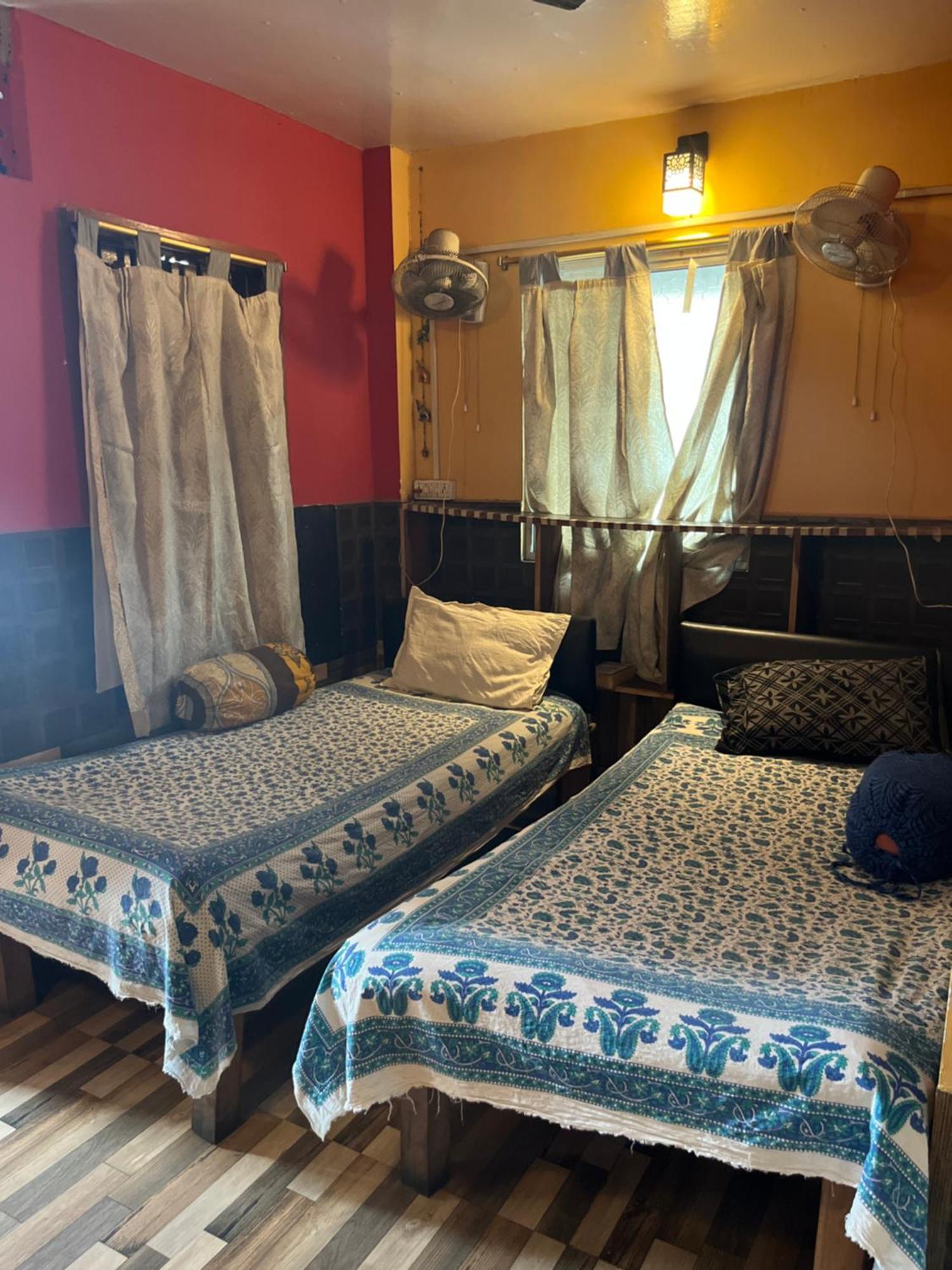 Calcutta Backpackers Homestay- For Travellers And Backpackers Екстер'єр фото