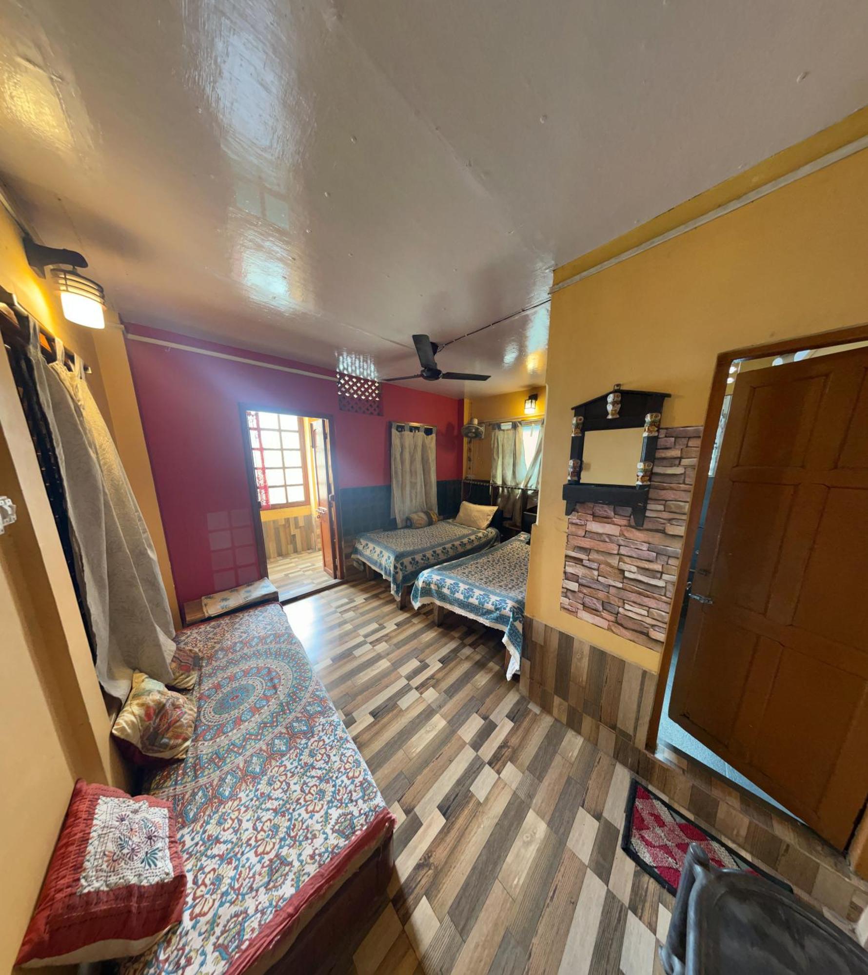 Calcutta Backpackers Homestay- For Travellers And Backpackers Екстер'єр фото